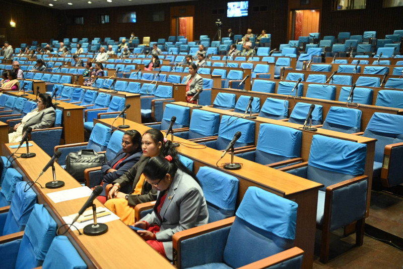 संसदमा छैनन् सांसद, खाली कुर्सी (फोटो फिचर) 
